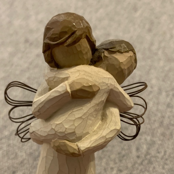 Willow Tree Angels Embrace Figurine - Cream and Brown - Picture 4 of 8